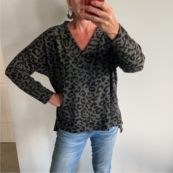 Long Sleeve Animal Print Tunic Top - Picture 2 of 7